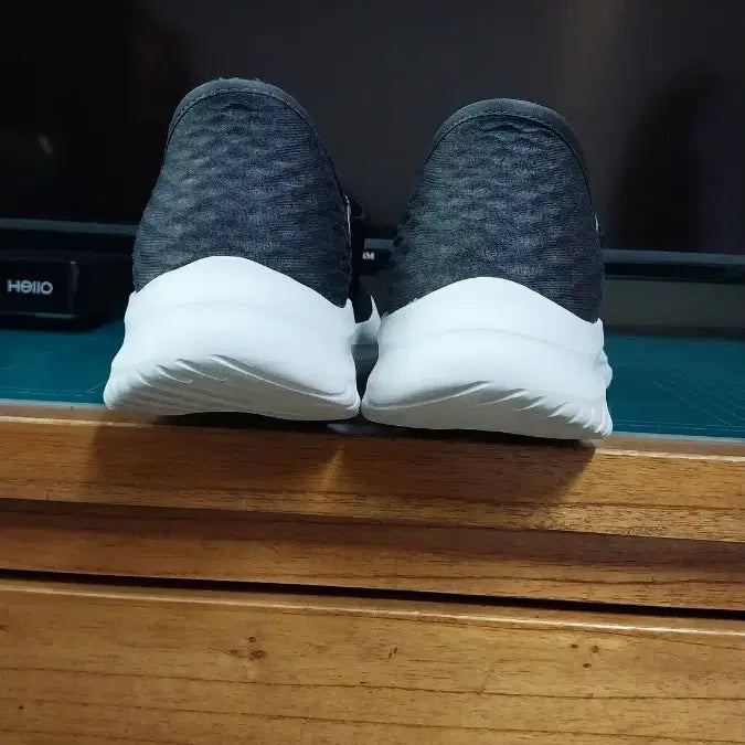 [BUNJANG] Skechers Slip-on Black Women&