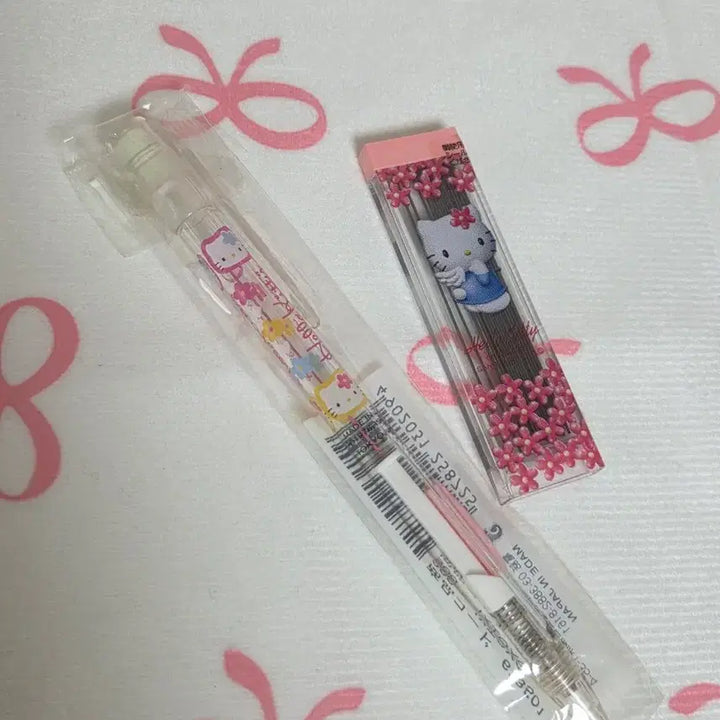 [BUNJANG] Sanrio Classic Flower Kitty Mechanical Pencil &amp; Angel Kitty Lead Set / 고전키티 꽃키티 노크식샤프, 엔젤키티 샤프심 세트