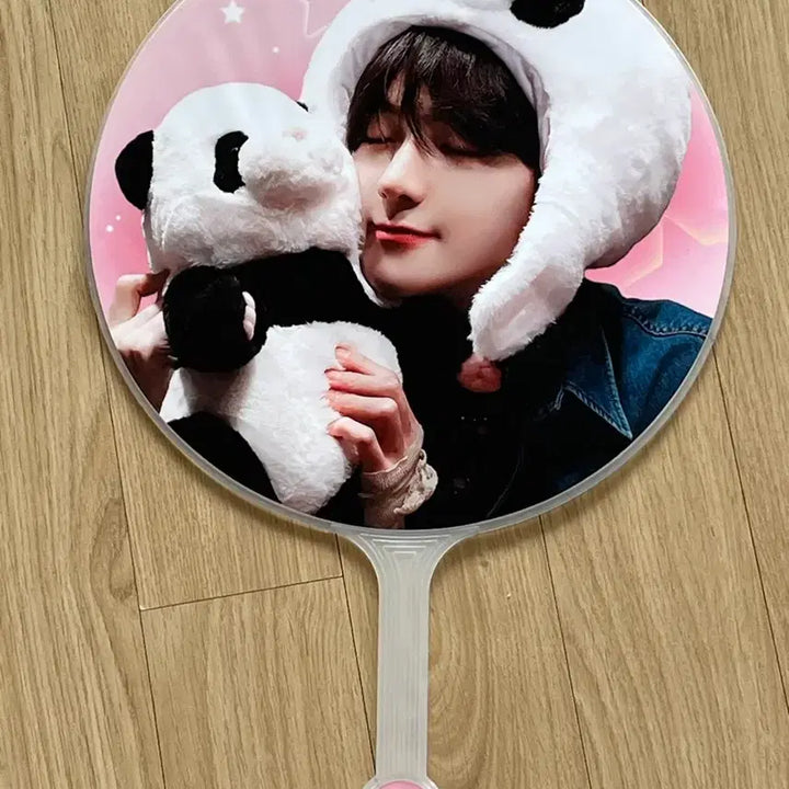 [BUNJANG] The Boyz Hyunjae Uchiwa / 더보이즈 현재 우치와