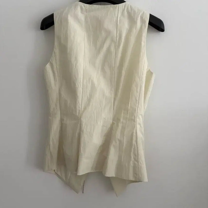 [BUNJANG] Sokin Ivory Vest / 쏘킨 아이보리 베스트