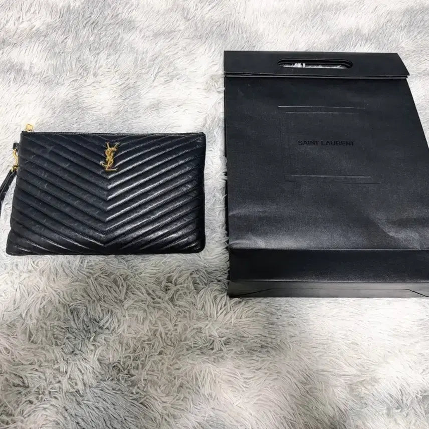 [BUNJANG] Saint Laurent Matelasse Clutch Black Gold / 생로랑 마틀라세 클러치 블랙 금장 정품