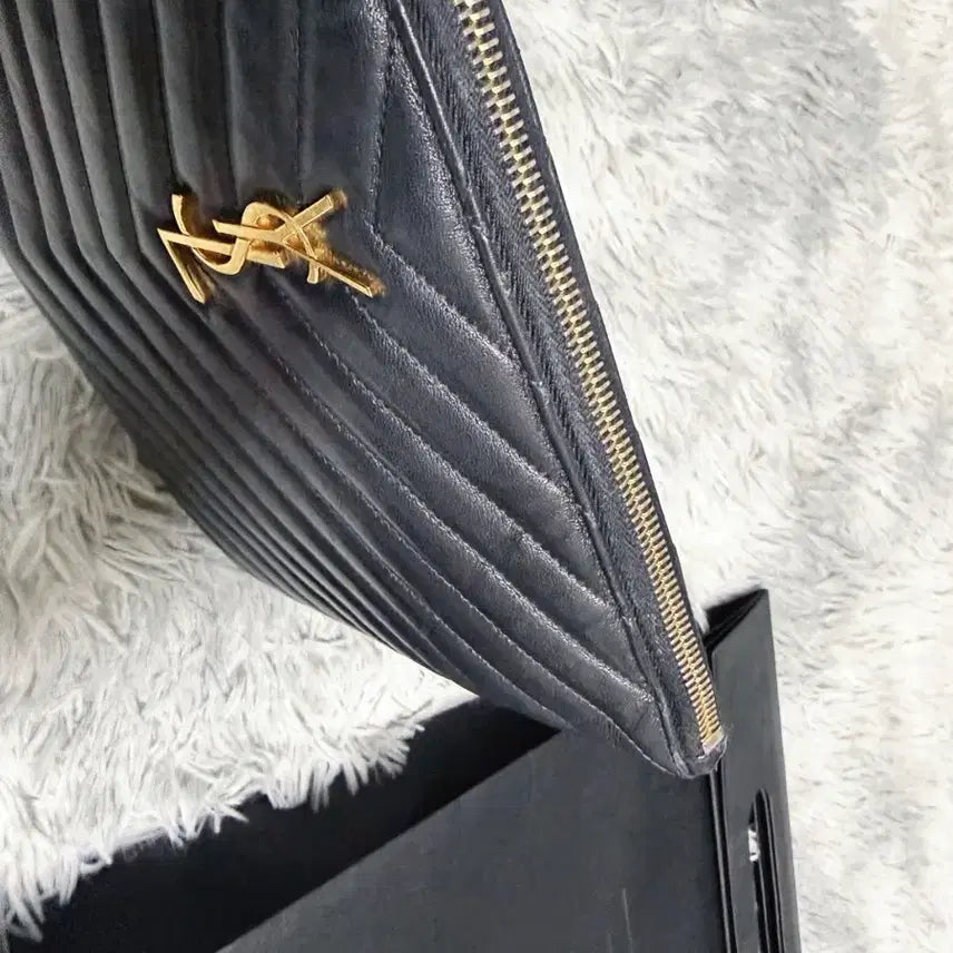 [BUNJANG] Saint Laurent Matelasse Clutch Black Gold / 생로랑 마틀라세 클러치 블랙 금장 정품