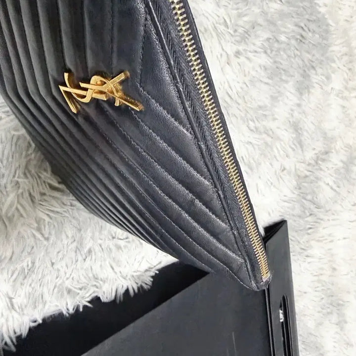 [BUNJANG] Saint Laurent Matelasse Clutch Black Gold / 생로랑 마틀라세 클러치 블랙 금장 정품