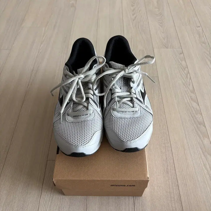 [BUNJANG] Mizuno Maximizer 25 Sneakers / 미즈노 맥시마이저 25 225