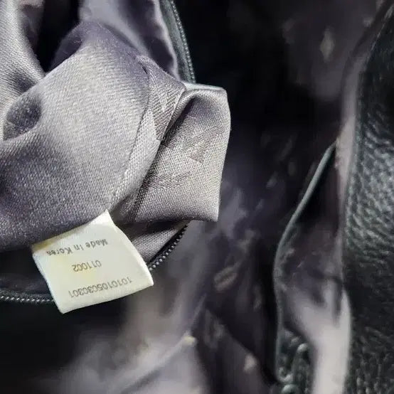 [SOLD OUT] MCM 엠씨엠 천연소가죽 호보백. 숄더백