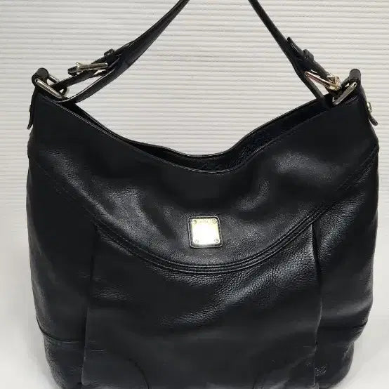 [SOLD OUT] MCM 엠씨엠 천연소가죽 호보백. 숄더백