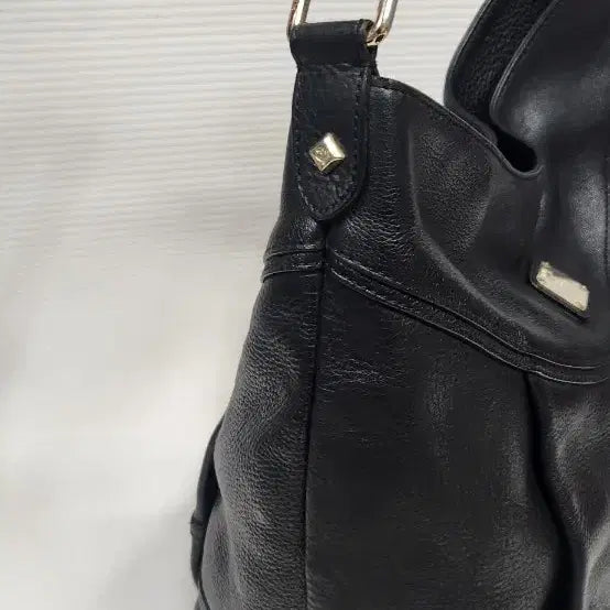 [SOLD OUT] MCM 엠씨엠 천연소가죽 호보백. 숄더백