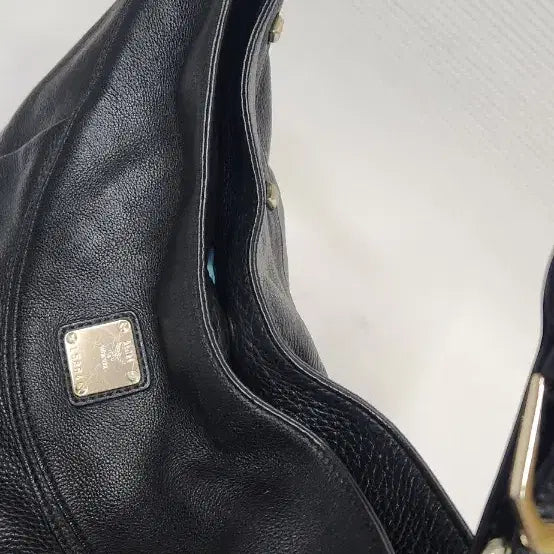 [SOLD OUT] MCM 엠씨엠 천연소가죽 호보백. 숄더백