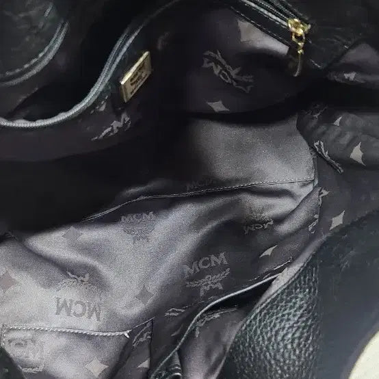 [SOLD OUT] MCM 엠씨엠 천연소가죽 호보백. 숄더백