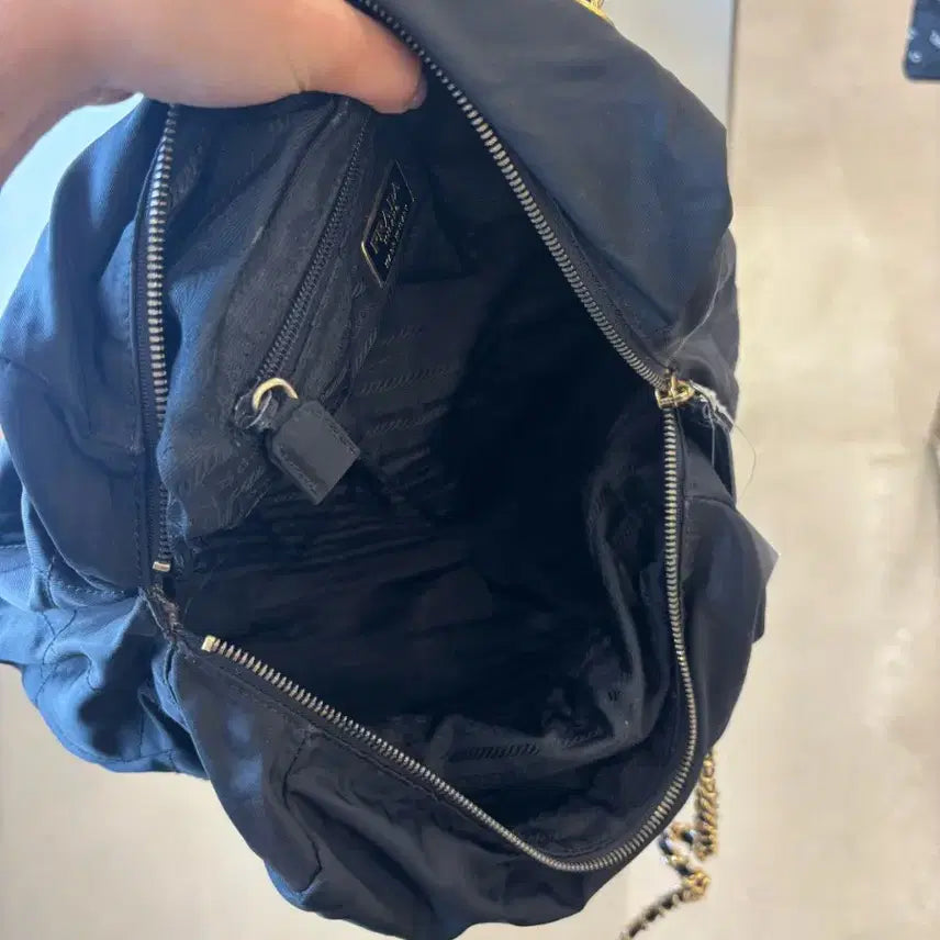 [BUNJANG] Prada Quilted Chain Shoulder Bag / 프라다 블랙 퀼팅 체인 숄더백