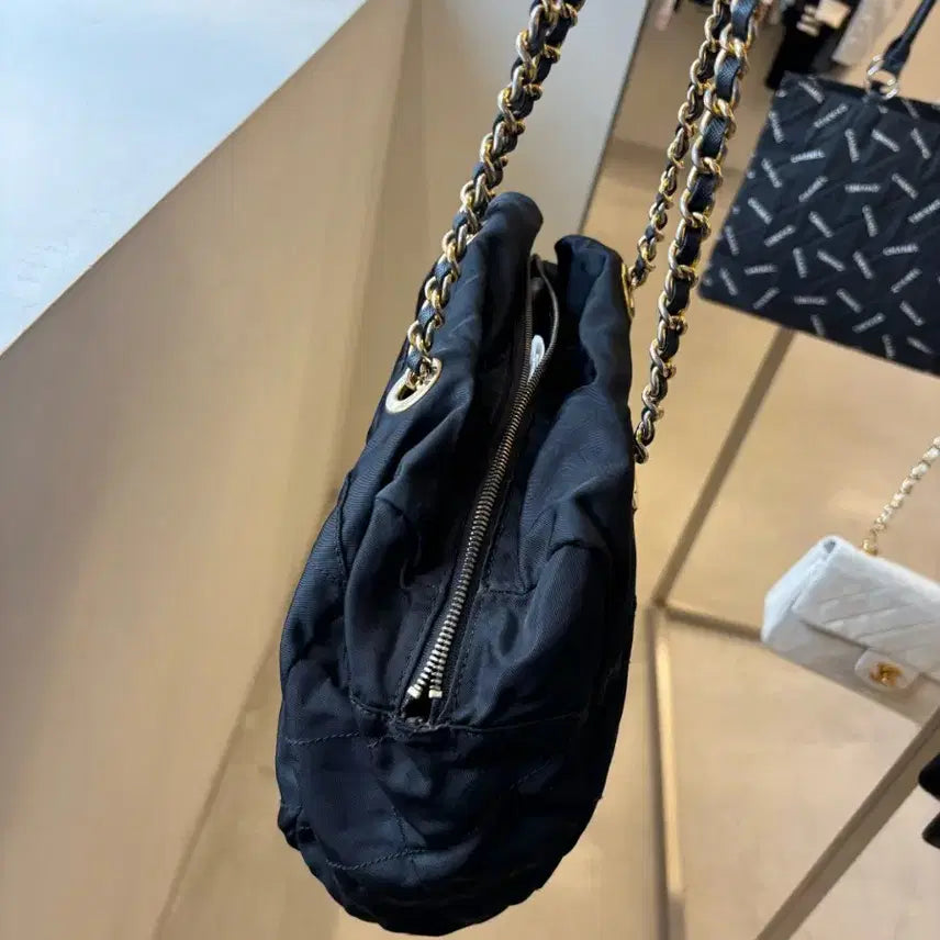 [BUNJANG] Prada Quilted Chain Shoulder Bag / 프라다 블랙 퀼팅 체인 숄더백