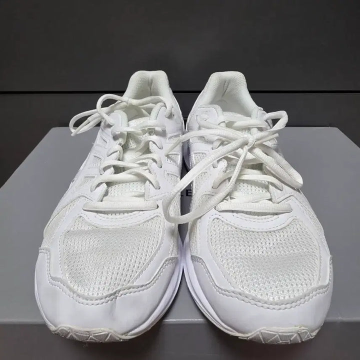 [SOLD OUT] : 245아식스 조그100 2 화이트 -624