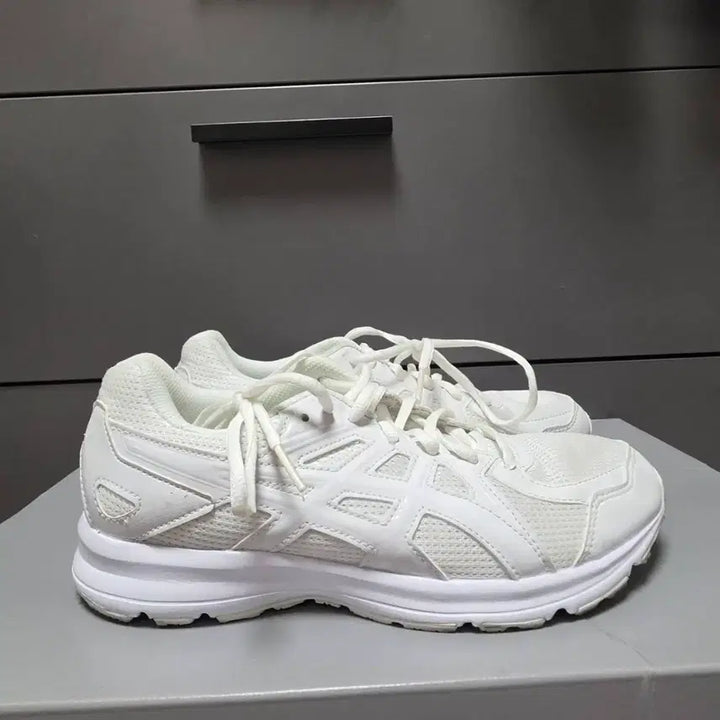 [SOLD OUT] : 245아식스 조그100 2 화이트 -624