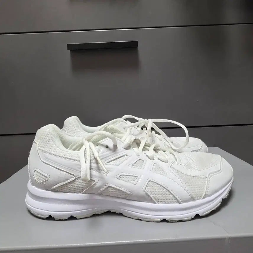 [SOLD OUT] : 245아식스 조그100 2 화이트 -624