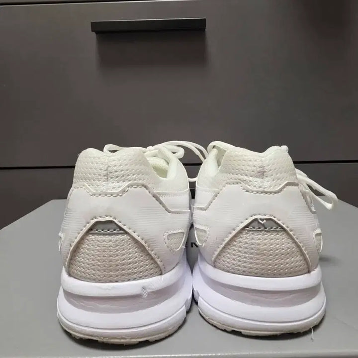 [SOLD OUT] : 245아식스 조그100 2 화이트 -624