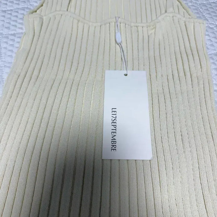 [BUNJANG] LE17 MILLIE Ribbed Knit Top Sleeveless / le17 MILLIE RIBBED KNIT TOP 슬리브리스