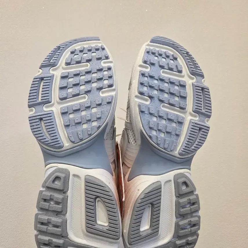 [BUNJANG] Nike Women V2K Run Summit White Blue Sneakers / 나이키우먼 V2K런 서밋화이트블루 새상품 225/230/235/240 새