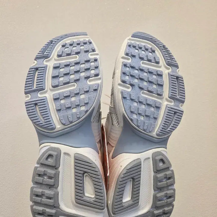 [BUNJANG] Nike Women V2K Run Summit White Blue Sneakers / 나이키우먼 V2K런 서밋화이트블루 새상품 225/230/235/240 새