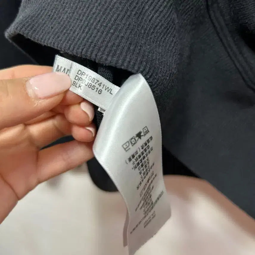 [SOLD OUT] DKNY 블랙 로고 후드집업 XS