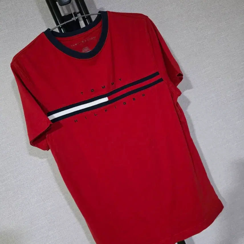 [BUNJANG] Tommy Hilfiger Unisex Red Stripe T-shirt / 타미힐피거 공용 레드 스트라이프 반팔티셔츠 S