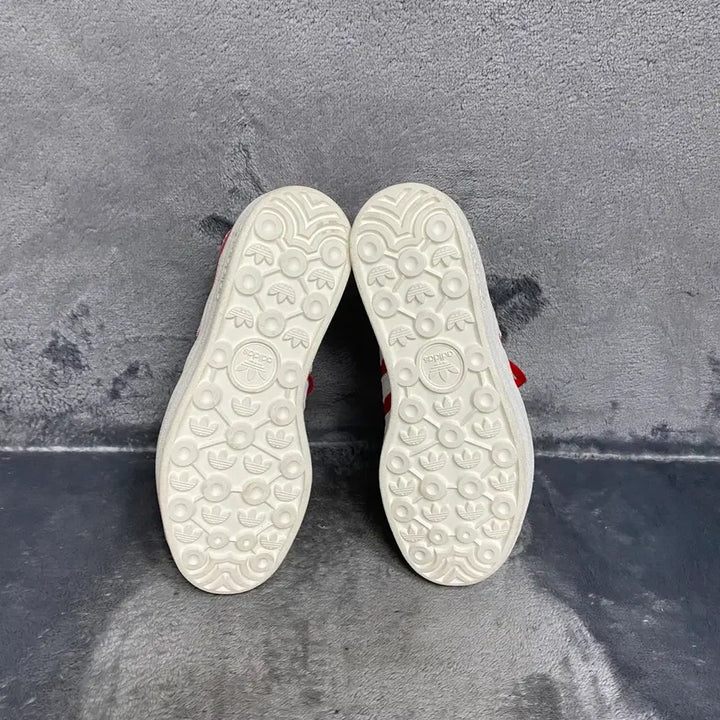 [SOLD OUT] 아디다스 스니커즈 250