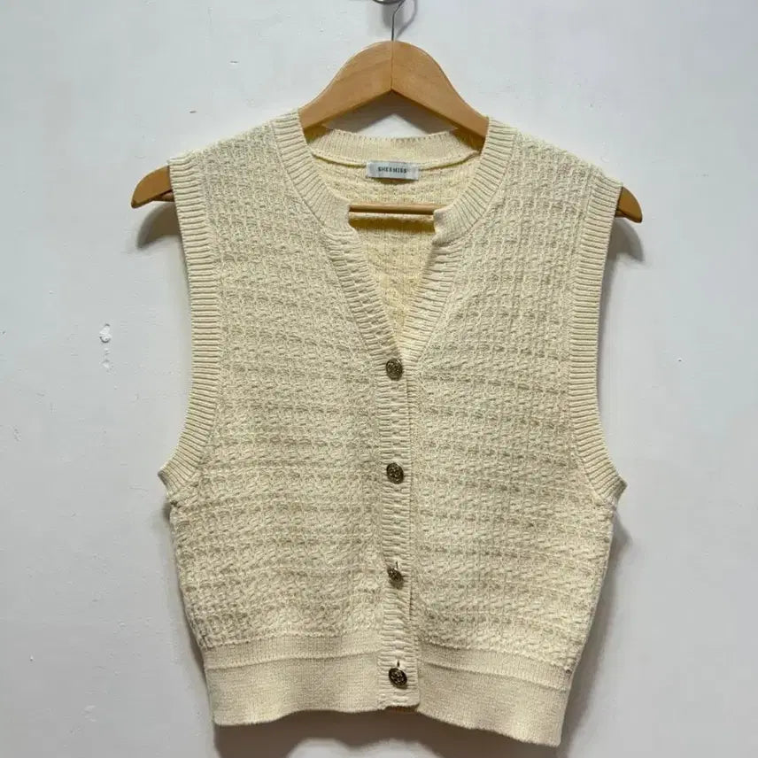 [SOLD OUT] SHEMISS 아이보리 니트 조끼