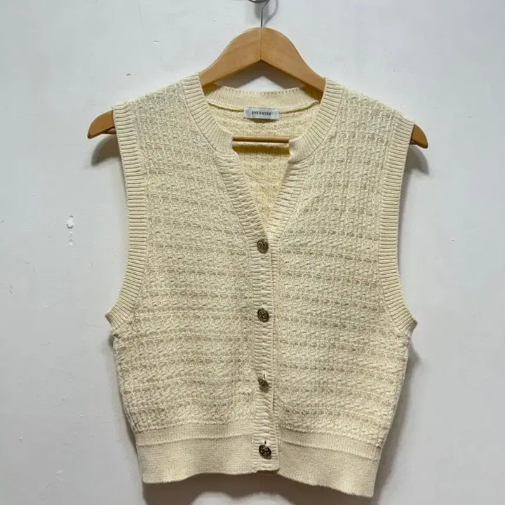 [SOLD OUT] SHEMISS 아이보리 니트 조끼