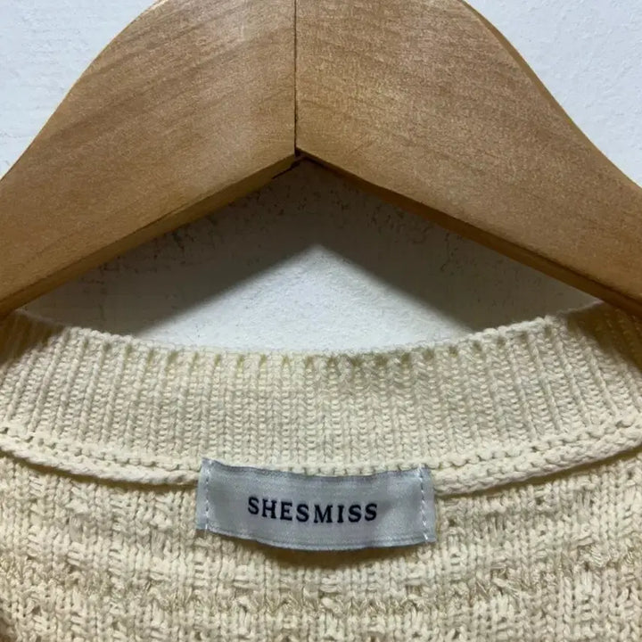 [SOLD OUT] SHEMISS 아이보리 니트 조끼