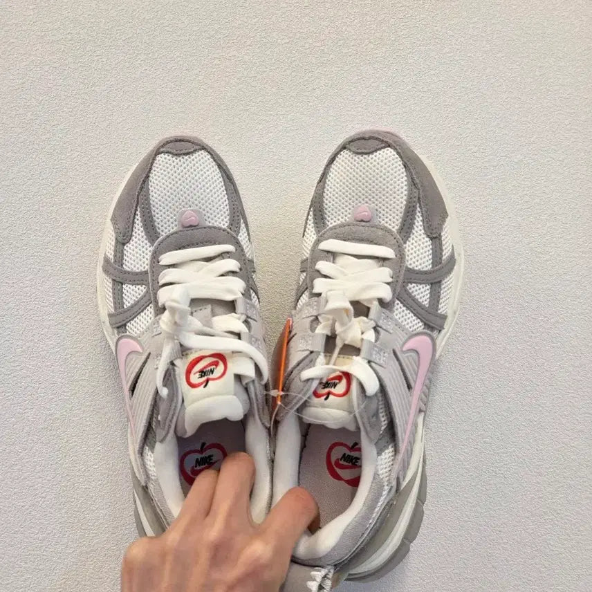 [BUNJANG] Nike V2K Run Sneakers / 나이키우먼 V2K런 새상품 225/230 새상품