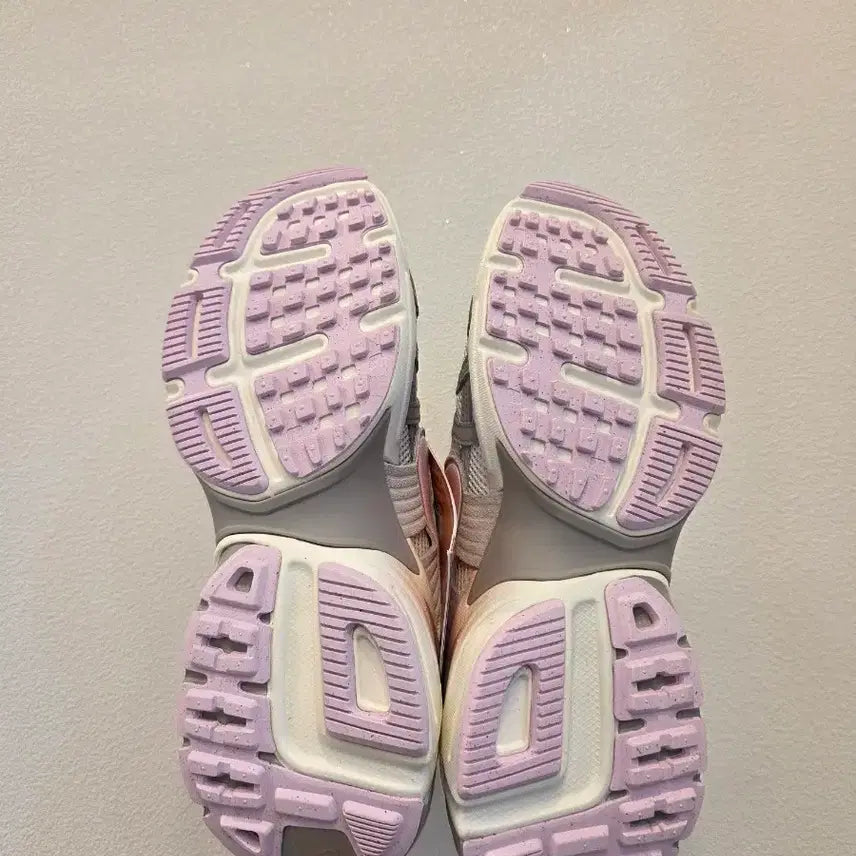 [BUNJANG] Nike V2K Run Sneakers / 나이키우먼 V2K런 새상품 225/230 새상품