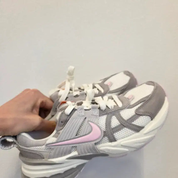 [BUNJANG] Nike V2K Run Sneakers / 나이키우먼 V2K런 새상품 225/230 새상품