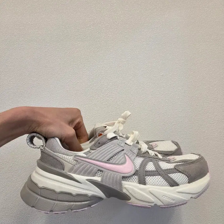 [BUNJANG] Nike V2K Run Sneakers / 나이키우먼 V2K런 새상품 225/230 새상품