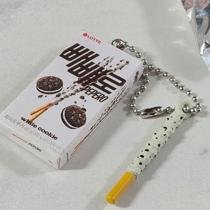 [BUNJANG] Pocky Miniature Keyring / 빼빼로 미니어쳐 키링 판매합니다
