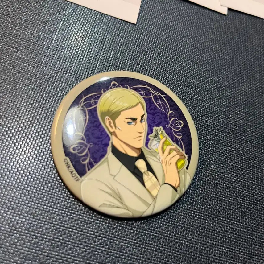 [BUNJANG] Attack on Titan Erwin Smith Can Badge / 진격의 거인 엘빈 캔뱃지 판매/교환