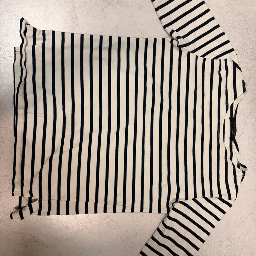 [BUNJANG] KAI-AAKMANN Striped Long Sleeve T-Shirt / KAI-AAKMANN 스트라이프 긴팔 티셔츠