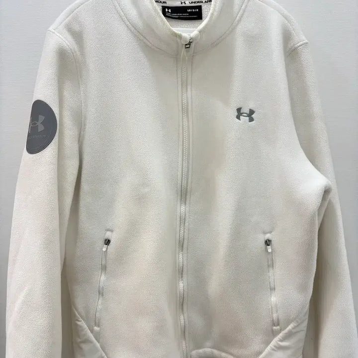 [SOLD OUT] 언더아머 화이트 플리스 자켓 L