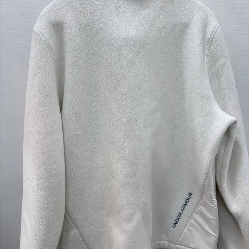 [SOLD OUT] 언더아머 화이트 플리스 자켓 L