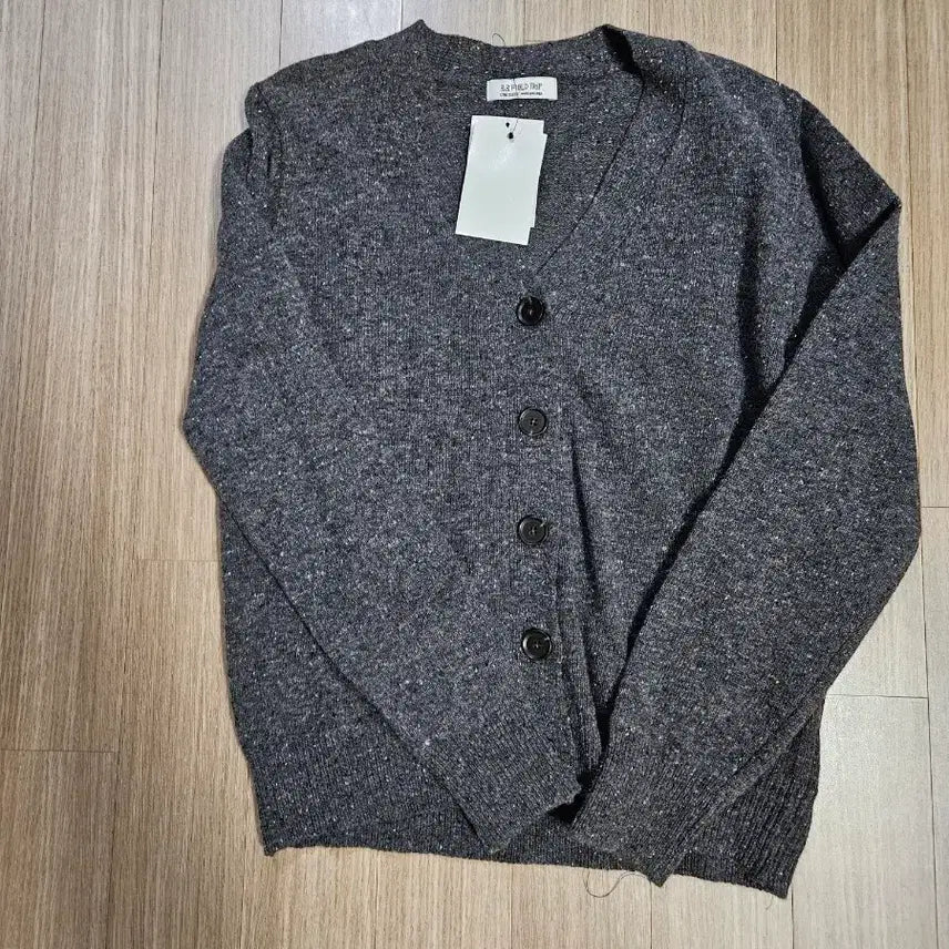 [BUNJANG] 3.3 Field Trip Charcoal V-Neck Cardigan / 3.3 Field Trip 차콜 브이넥 가디건