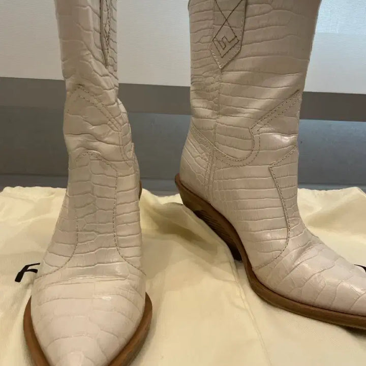 [BUNJANG] Fendi Western Boots / 펜디웨스턴부츠