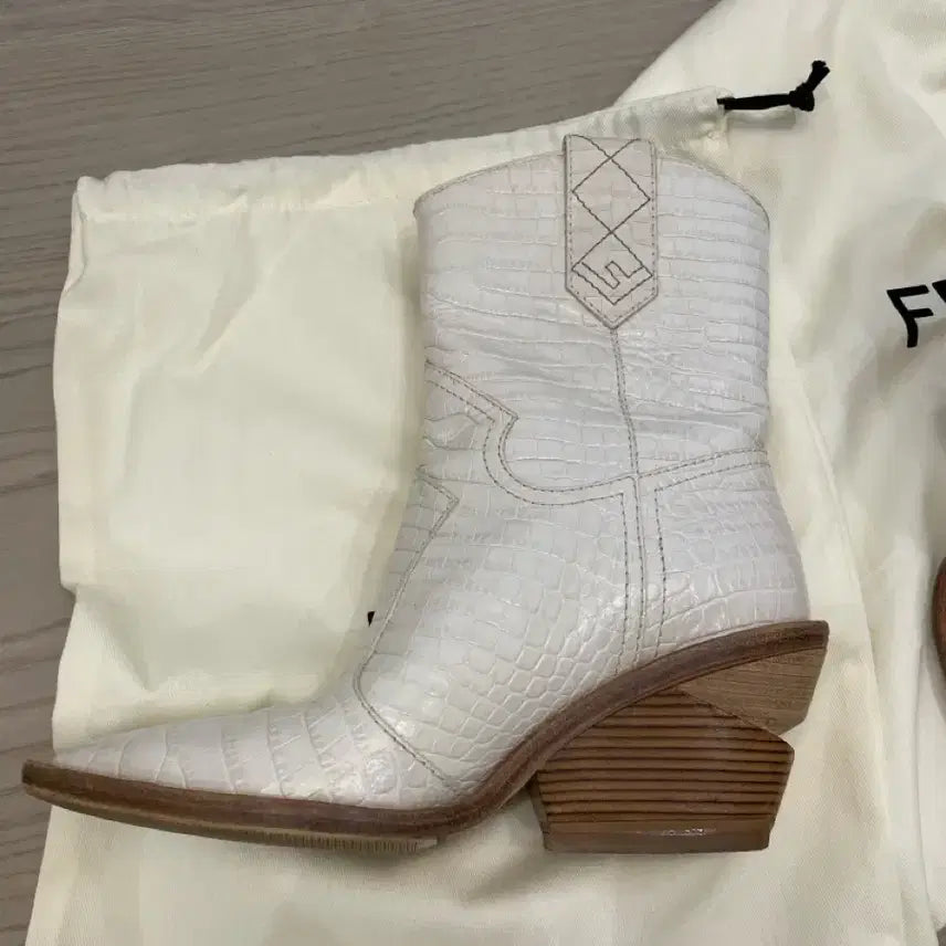 [BUNJANG] Fendi Western Boots / 펜디웨스턴부츠