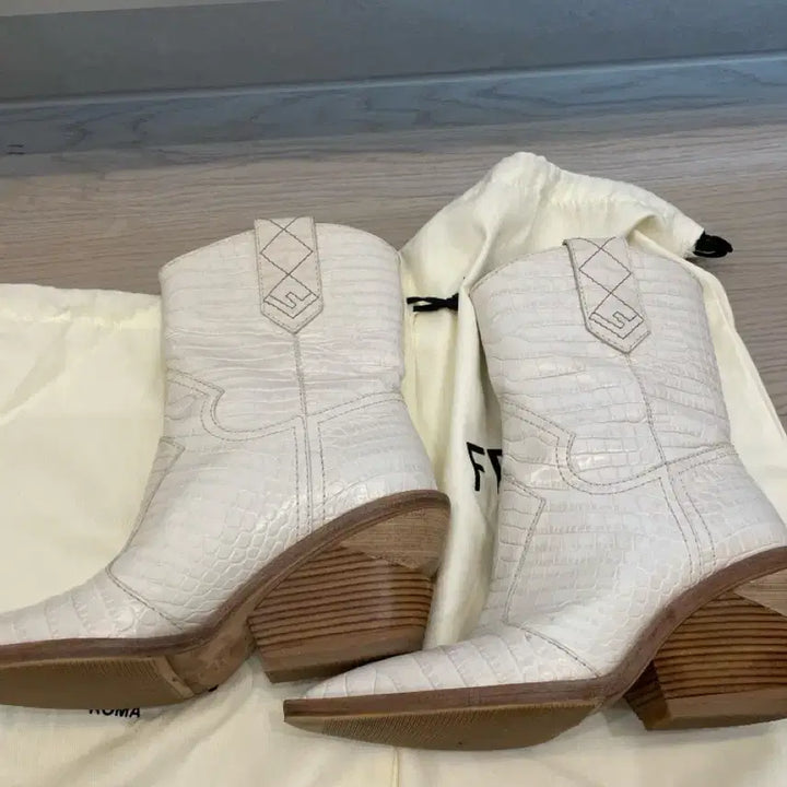 [BUNJANG] Fendi Western Boots / 펜디웨스턴부츠