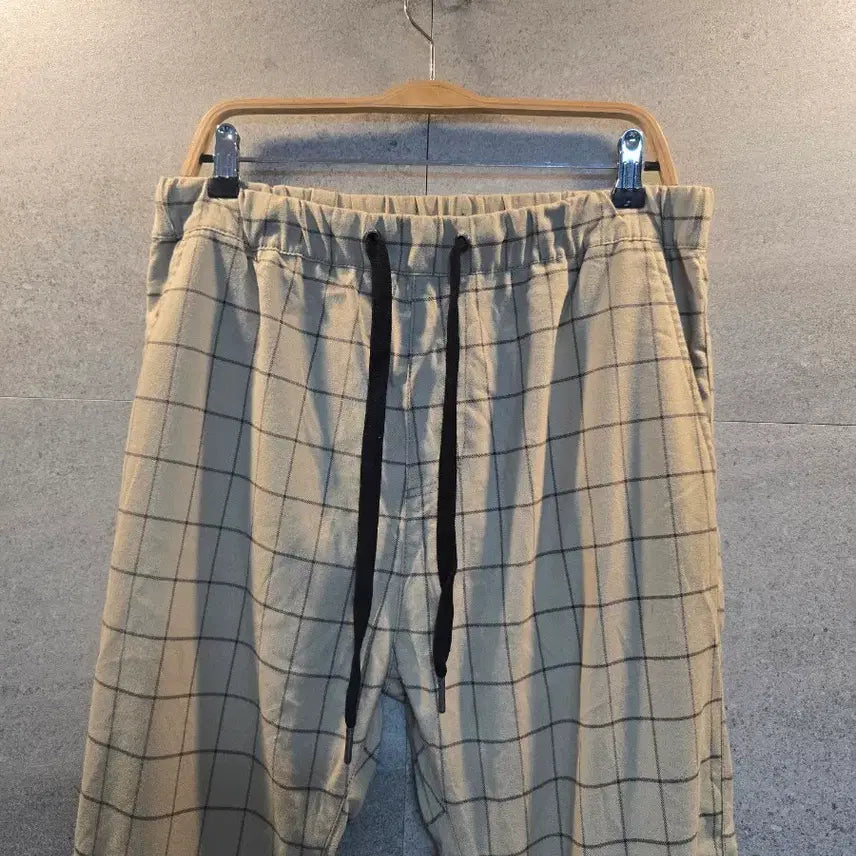[BUNJANG] DRAKE Checkered Jogger Pants / DRAKE 체크 조거팬츠. 미착.