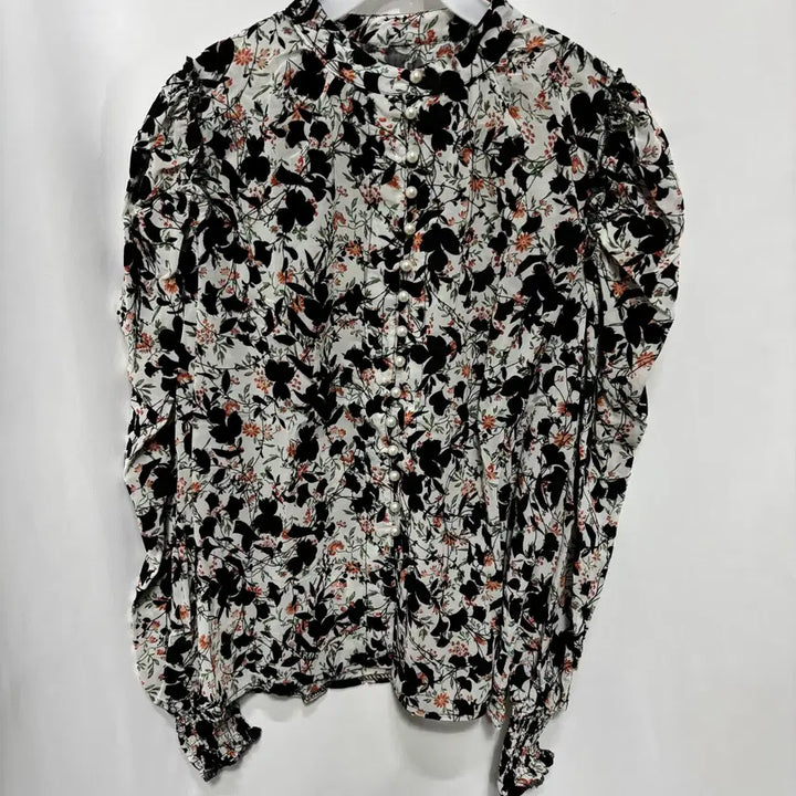 [BUNJANG] Floral Print Pearl Button Blouse / 플라워 프린트 진주 버튼 블라우스