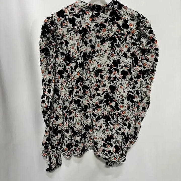 [BUNJANG] Floral Print Pearl Button Blouse / 플라워 프린트 진주 버튼 블라우스