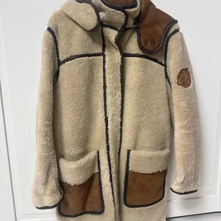 [BUNJANG] Thursday Island Ivory Faux Shearling Jacket / 써스데이아일랜드 무스탕