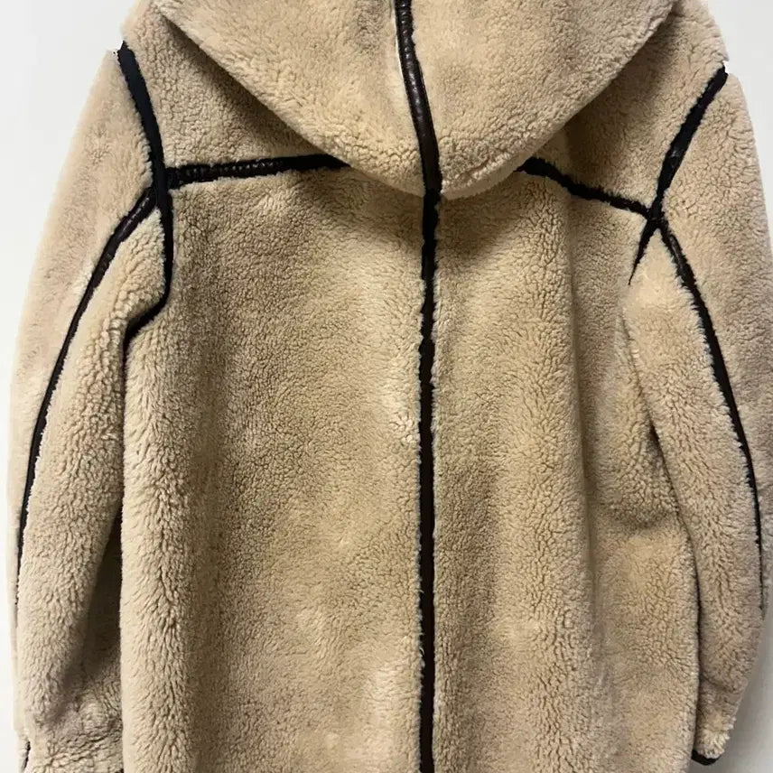 [BUNJANG] Thursday Island Ivory Faux Shearling Jacket / 써스데이아일랜드 무스탕