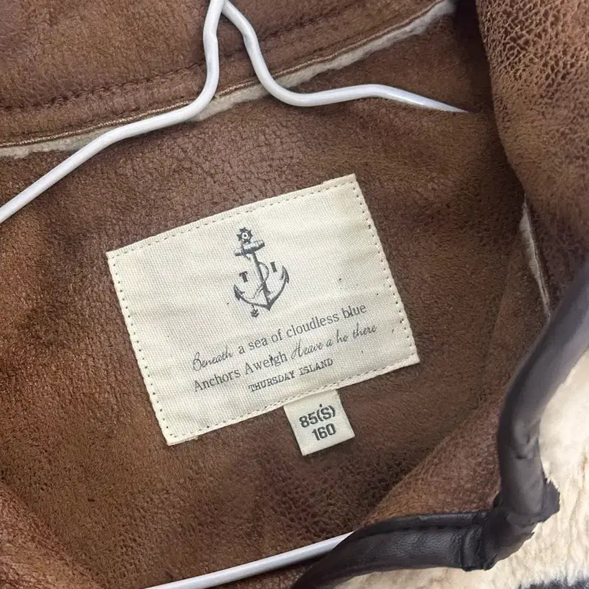 [BUNJANG] Thursday Island Ivory Faux Shearling Jacket / 써스데이아일랜드 무스탕