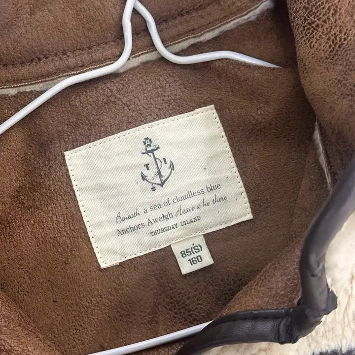 [BUNJANG] Thursday Island Ivory Faux Shearling Jacket / 써스데이아일랜드 무스탕