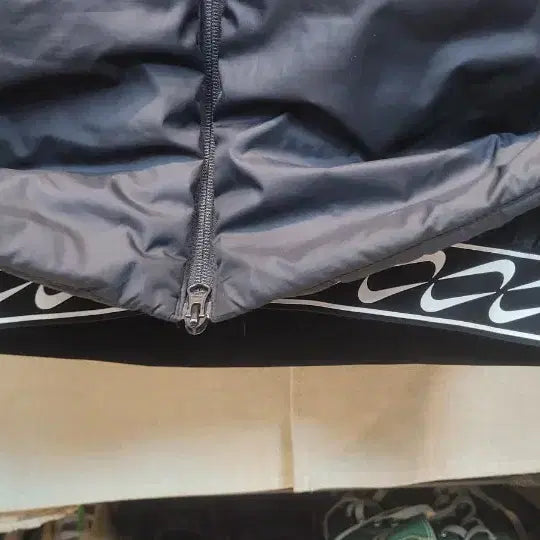 [BUNJANG] Nike Black Padded Hooded Jumper / 나이키 블랙 패딩 점퍼 후드