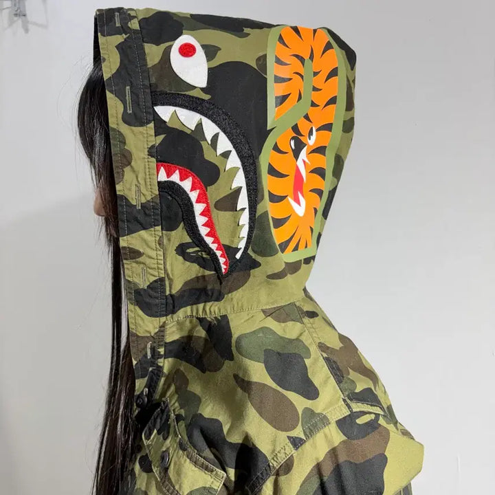 [SOLD OUT] 베이프 카모 샤크 후드 셔츠 자켓